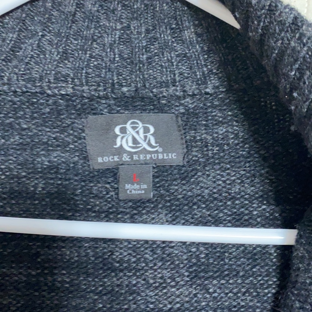 Sweaters - Picture 2 of 4